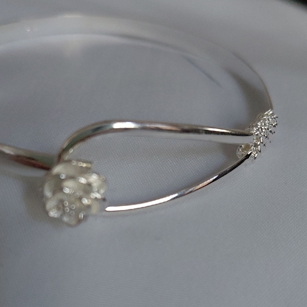 Chic Silver Women's Bracelet - Picture 2 of 9